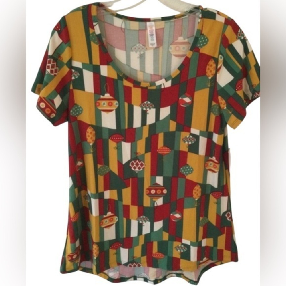 LuLaRoe NWT Classic T Shirt Red & Green Christmas Top Size Small